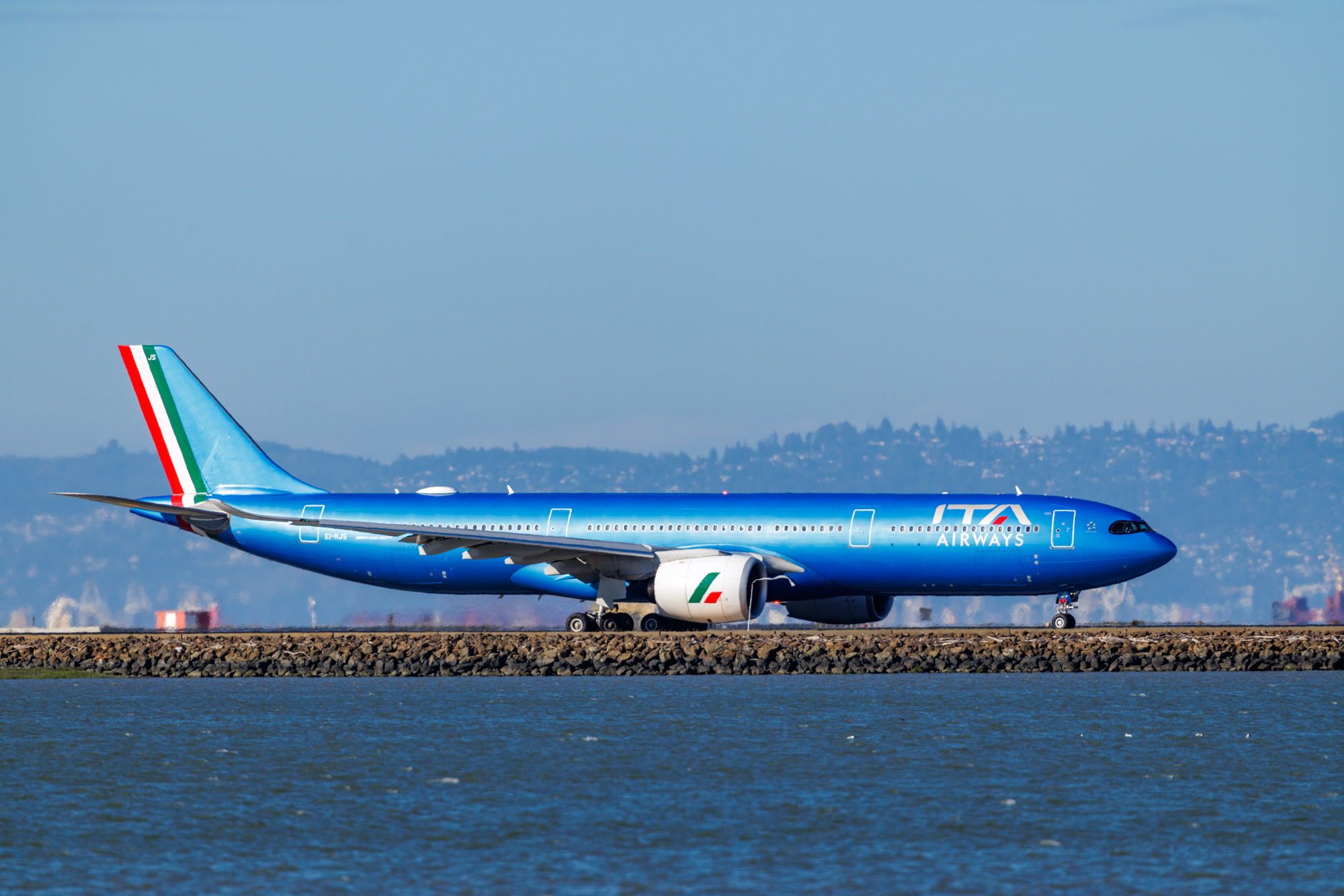 ITA Airways Airbus A330-900NEO departing San Francisco.

@itaairways @flysfo #ITA #Airbus #A330 #Travel #Aviation #AviationPhotography #Photography #ShotOnCanon