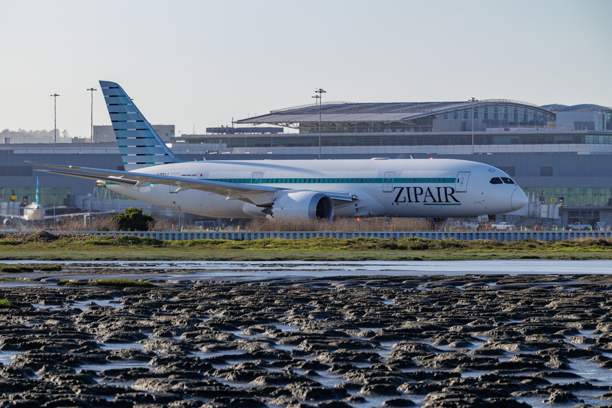 Zipair Boeing 787-8 Dreamliner departing SFO

@zipair.tokyo_official @flysfo #Planespotting #Aviation #AviationPhotography #Travel #Zipair #BoeingDreamliner #ShotOnCanon